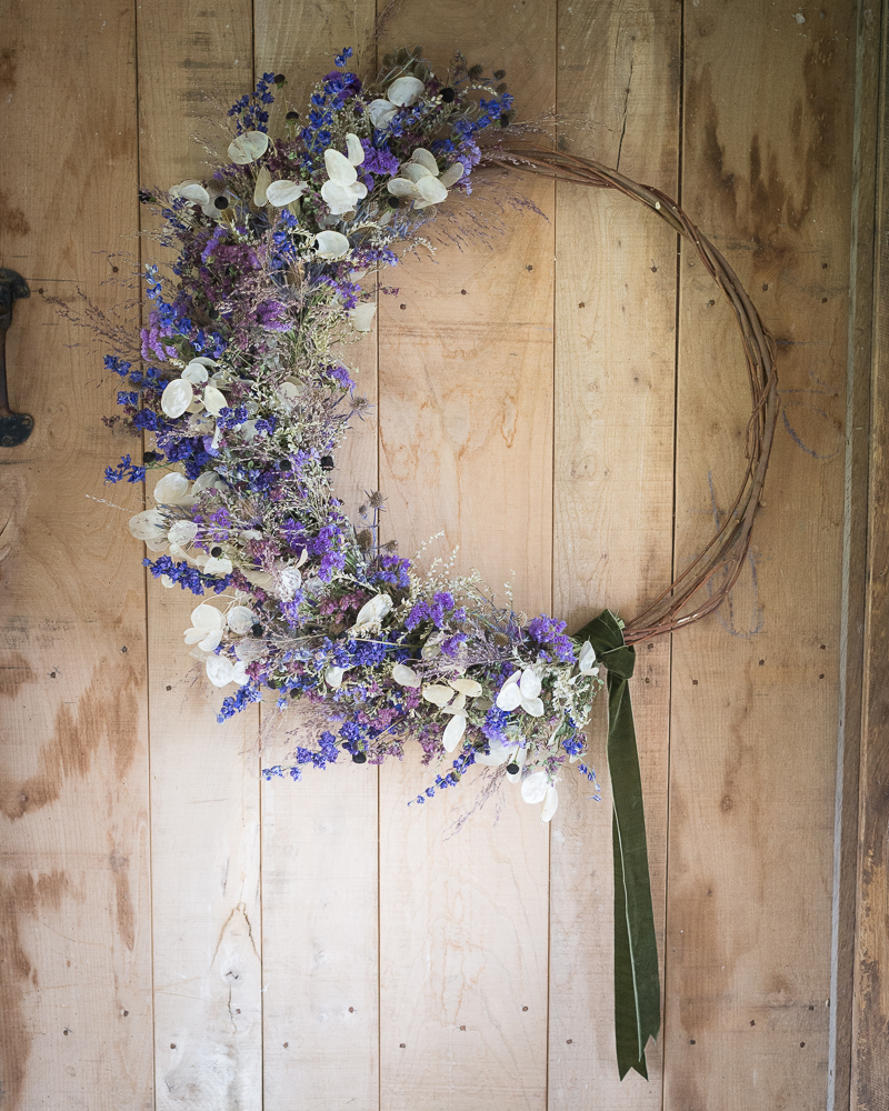 Everlasting half moon wreath